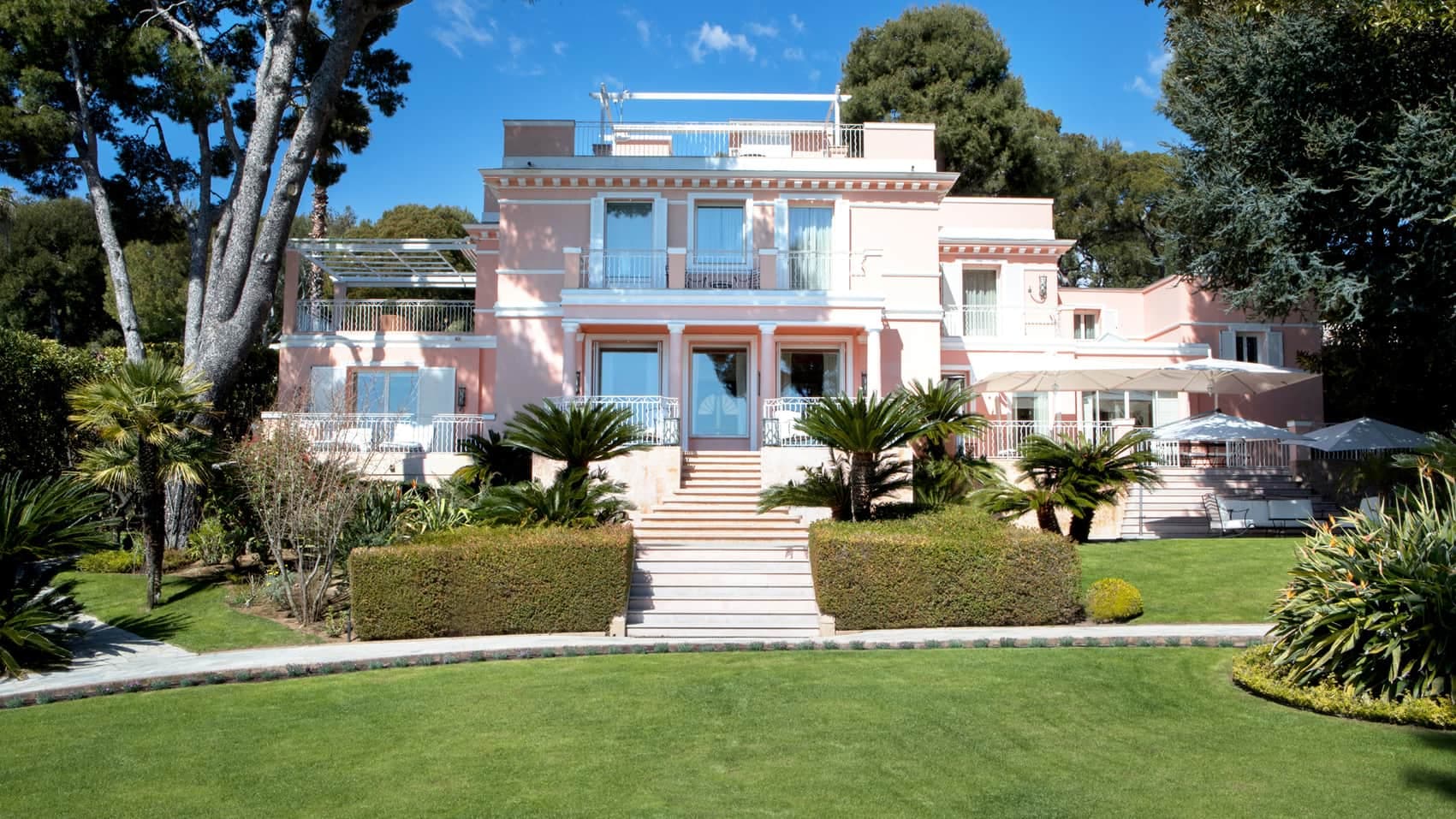 Hotel, Villa or Chalet