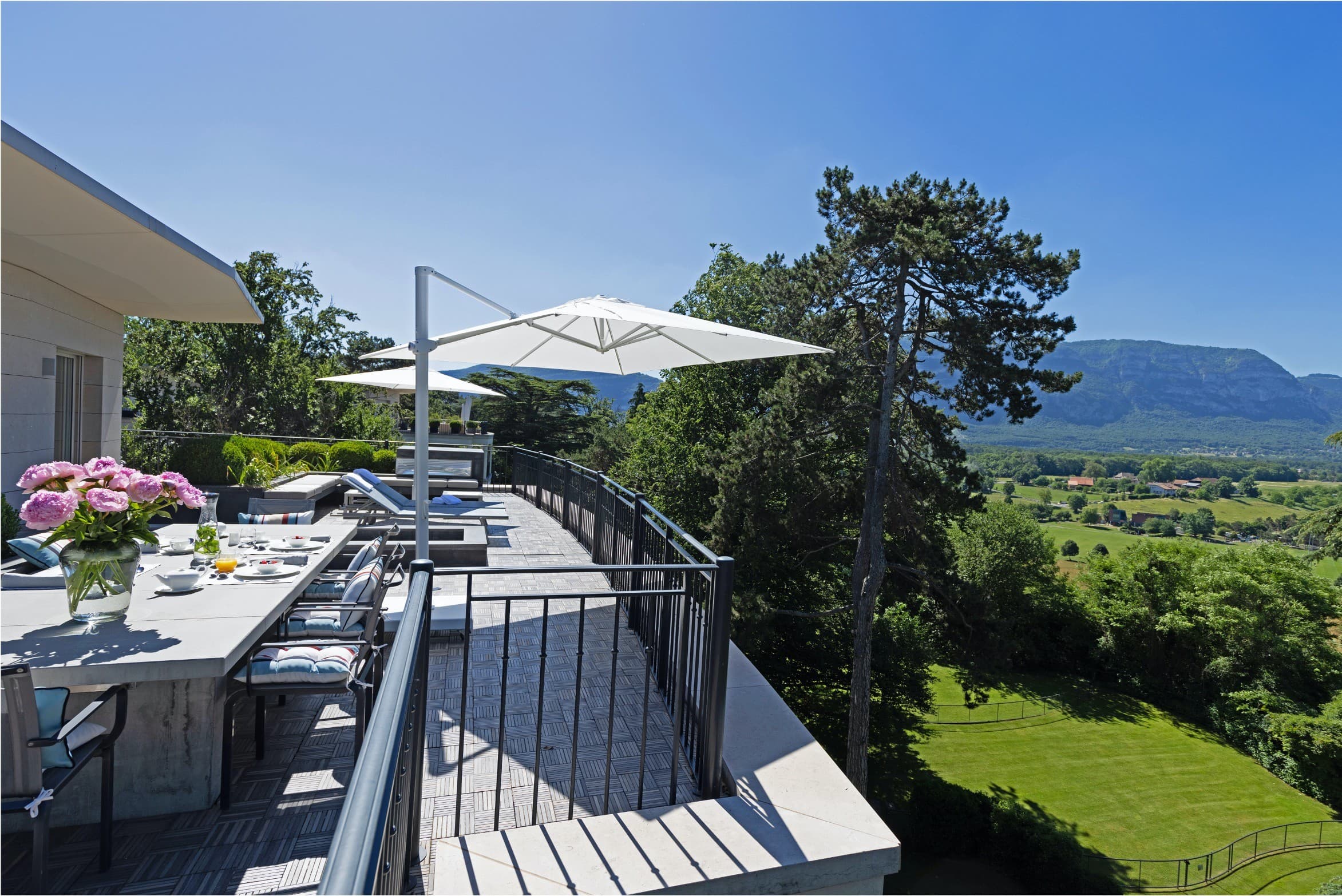 Hotel, Villa or Chalet