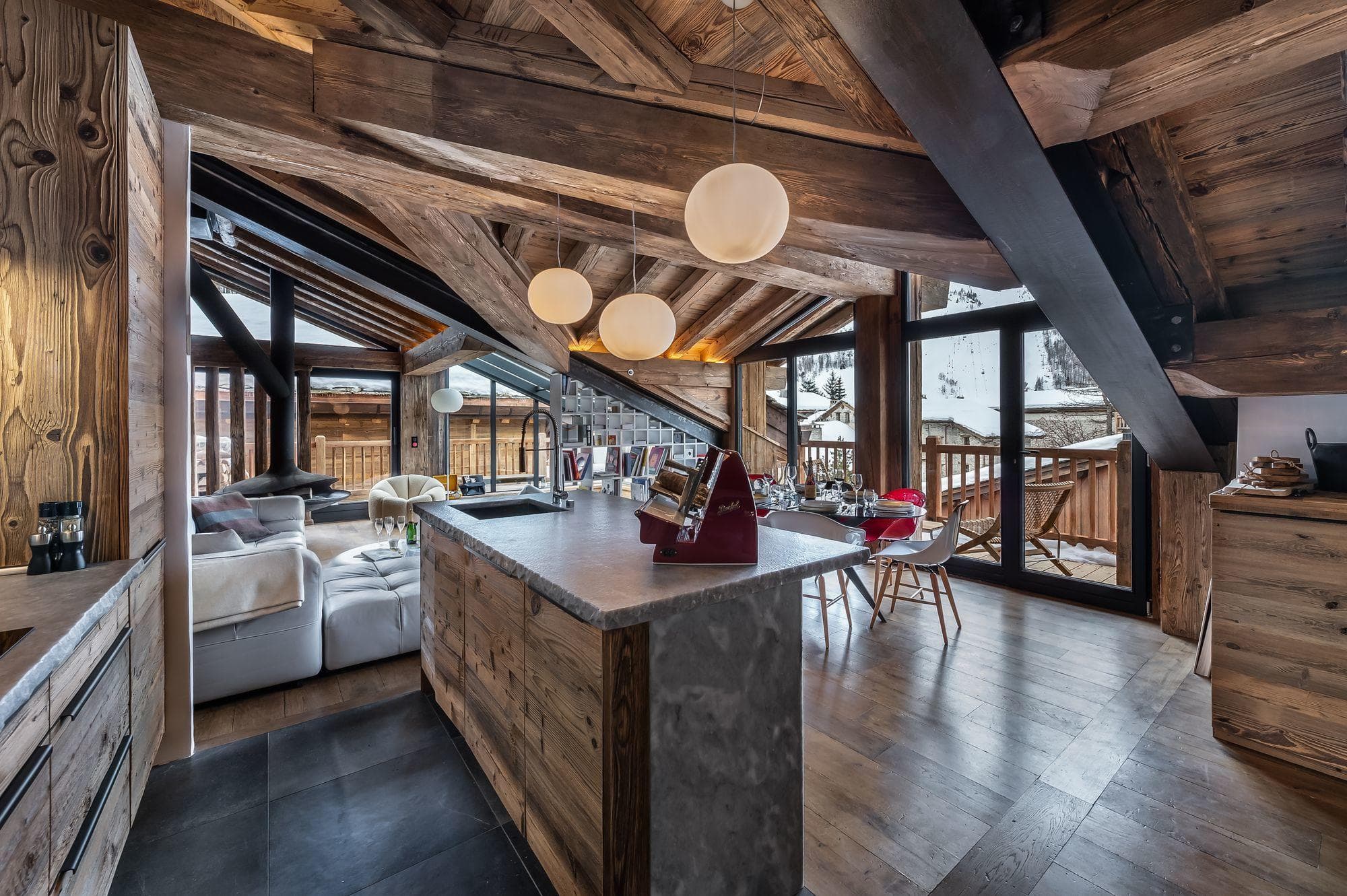 Hotel, Villa or Chalet